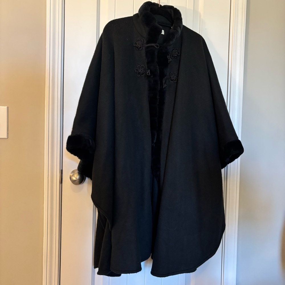 Lord & Taylor Black Women's Poncho